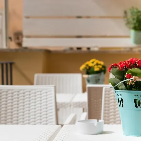 Couette-café Domus Capilupi 2*