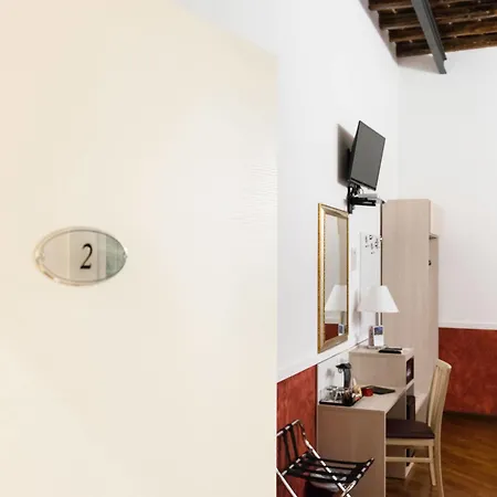 Couette-café Domus Capilupi 2*